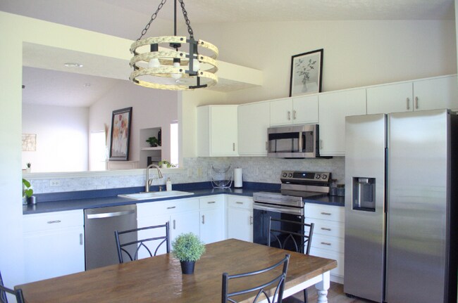 Building Photo - 12223 Split Granite Dr