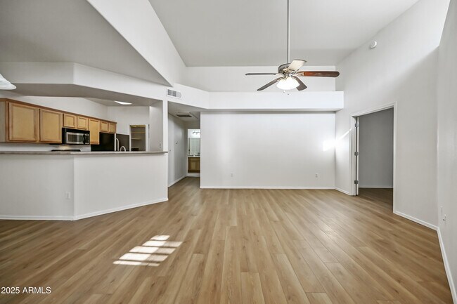 Building Photo - 17017 N 12th St