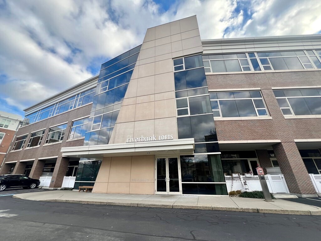 Foto principal - 290 Pleasant St