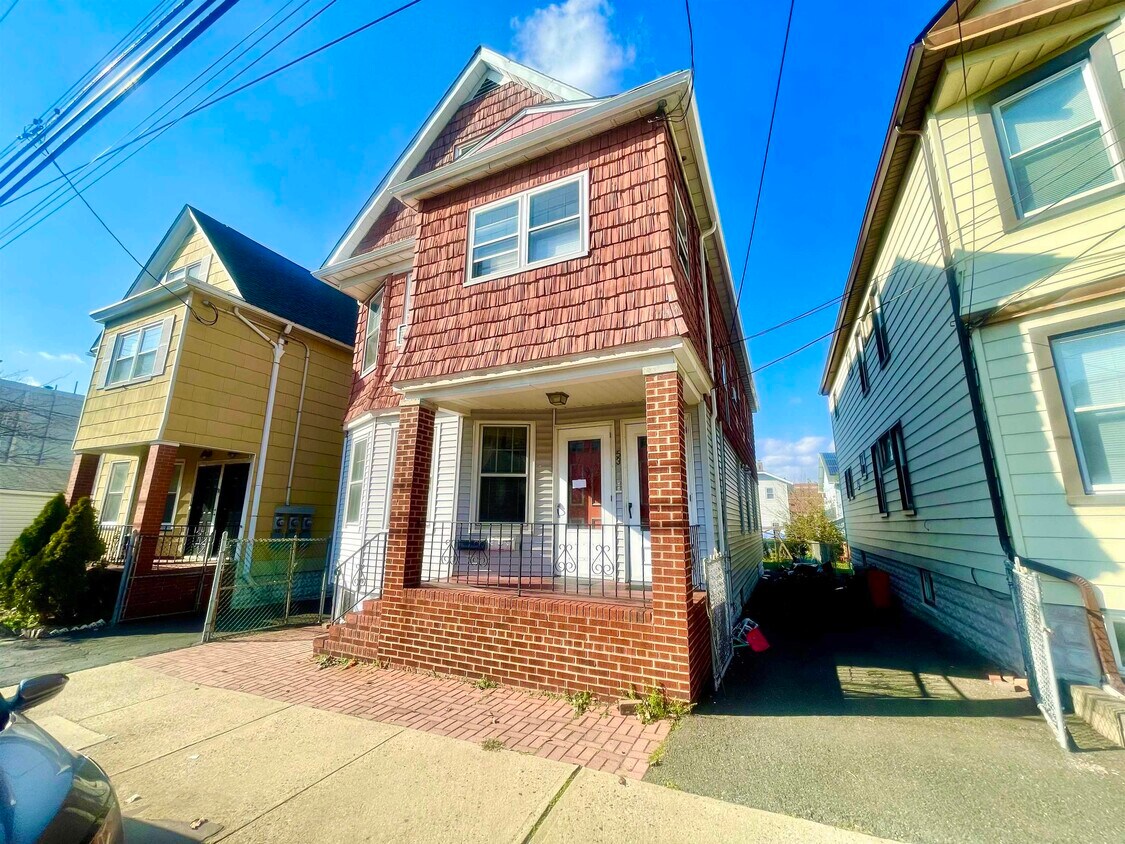 53 Maple St, Kearny, NJ 07032 House Rental in Kearny, NJ