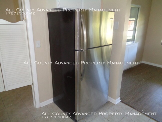 Building Photo - 1419 Gladys Cir