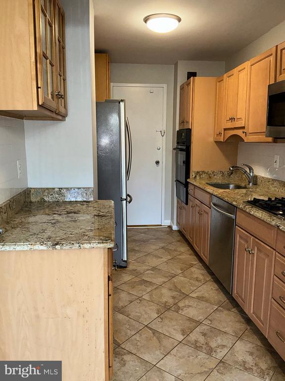 Foto del edificio - 10401 Grosvenor Pl