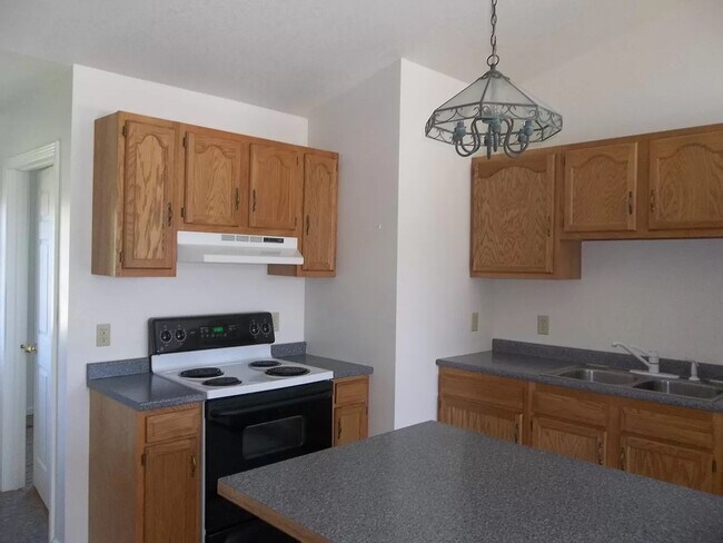 Foto del edificio - 1660 S Bamber Rd