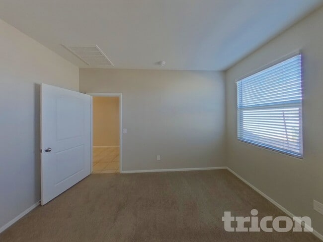 Foto del edificio - 31074 W Amelia Ave