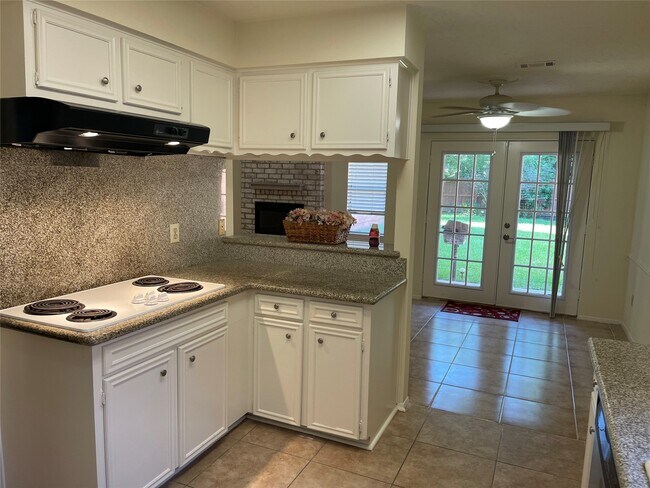 Building Photo - 3115 Jenny Dr