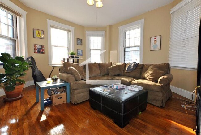 Foto del edificio - 319 Allston St