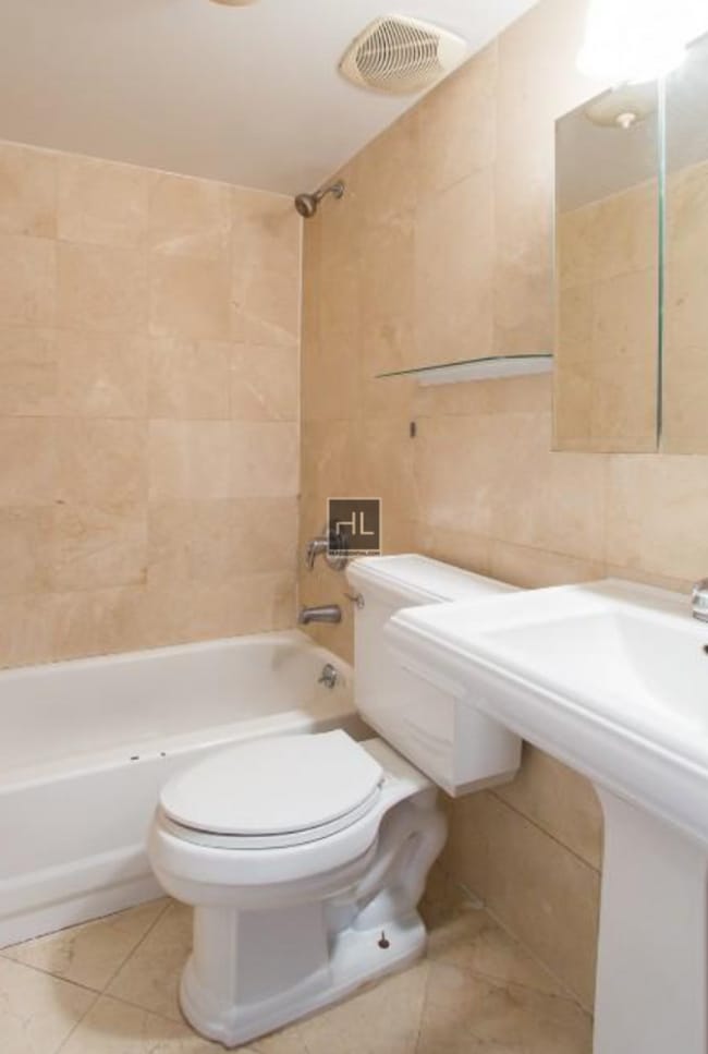 Building Photo - East 13th Street