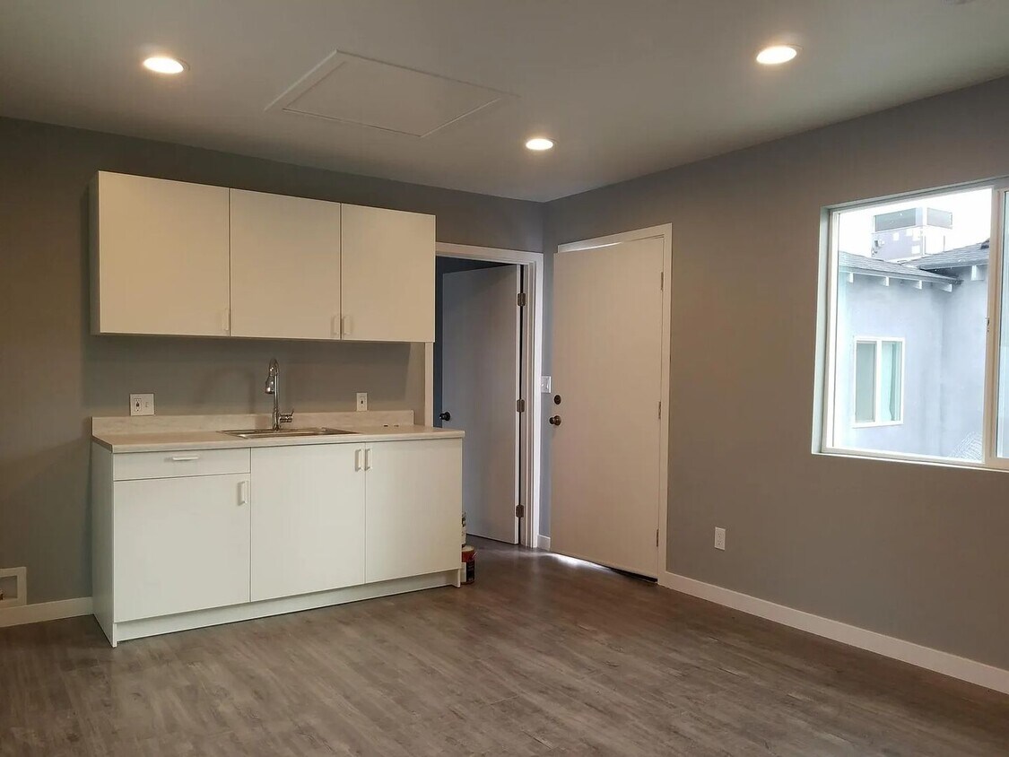 Foto principal - 11129-Archwood-St