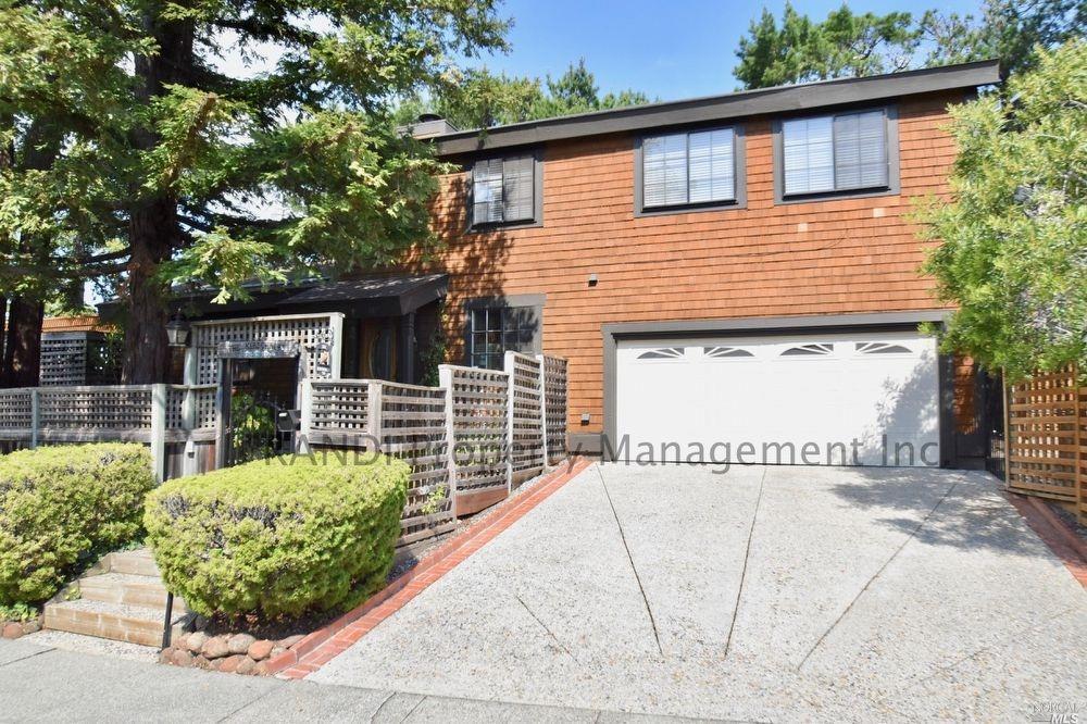 Foto principal - 54 Meadowood Dr