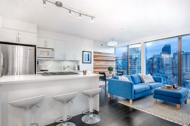 Building Photo - 1723 Alberni St