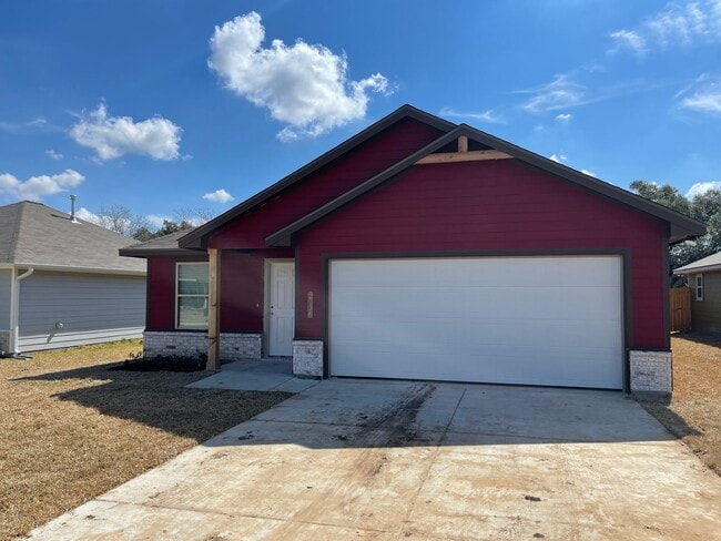 Building Photo - 2136 Heritage Mdw Ln
