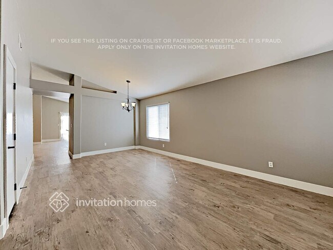 Foto del edificio - 9600 Sky Hollow Dr