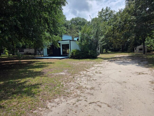 Foto del edificio - 2824 W Black Creek Rd