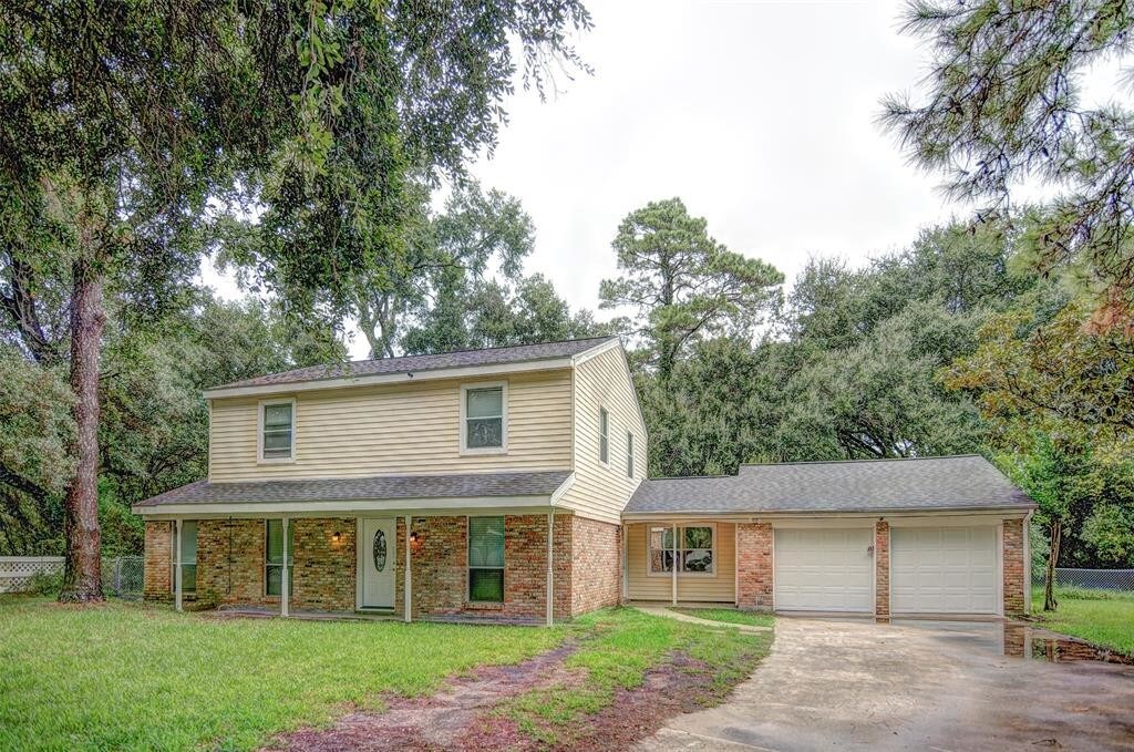 Primary Photo - 4 Pine Cir