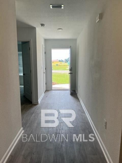 Foto del edificio - 15157 Forsythia Lp