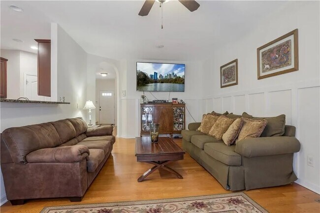 Foto del edificio - 2711 Cedar Dr