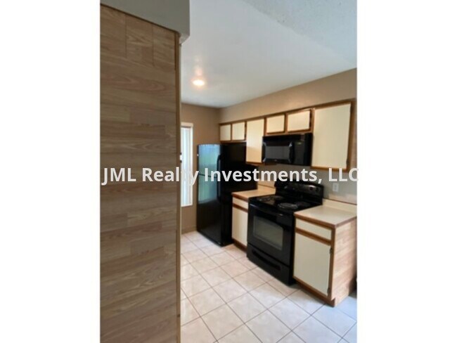 Building Photo - 624 Heatherton Village