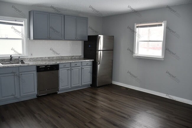 Building Photo - 3 Bedroom 1.5 Bath $1,425.00