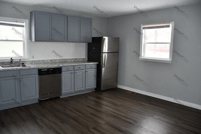 Foto del edificio - 3 Bedroom 1.5 Bath $1,425.00