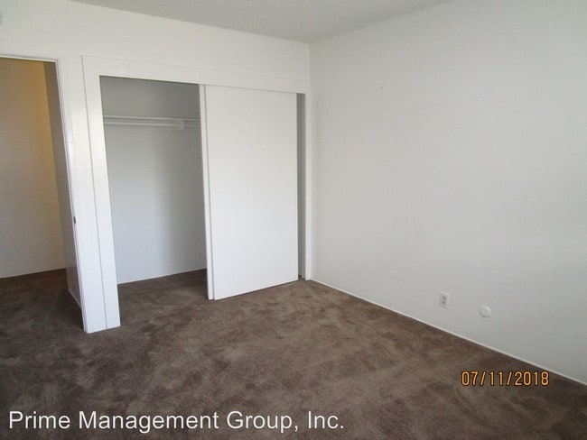 Building Photo - 4 br, 2 bath House - 7 Dovecote Lane