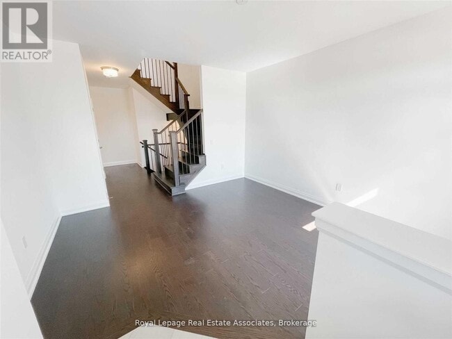 Building Photo - 4121 Hillsborough Cres