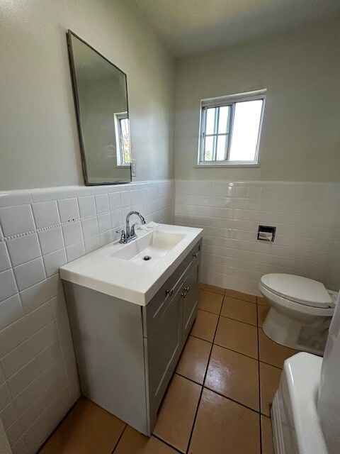 Foto del edificio - 10620 Downey Ave
