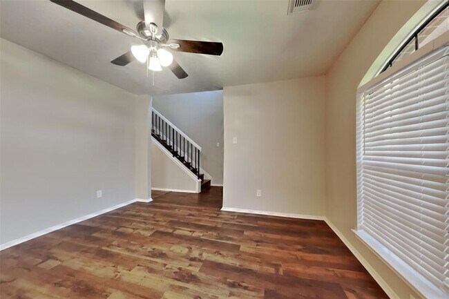 Foto del edificio - 4826 Pecan Grove Dr