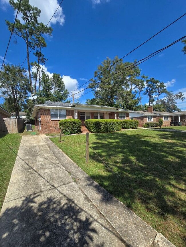 Foto del edificio - 2bedroms 1bathroom Duplex -Minutes from FAMU