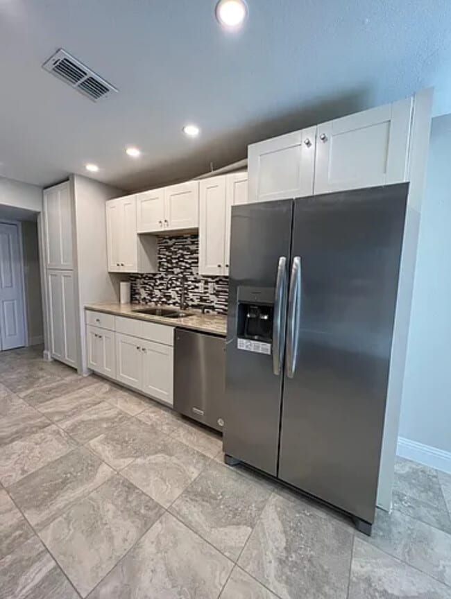 Building Photo - 6405 Tyler Ct