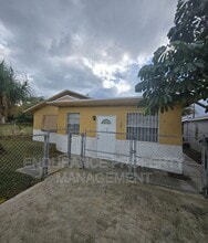 Building Photo - 1489 Silver Beach Rd