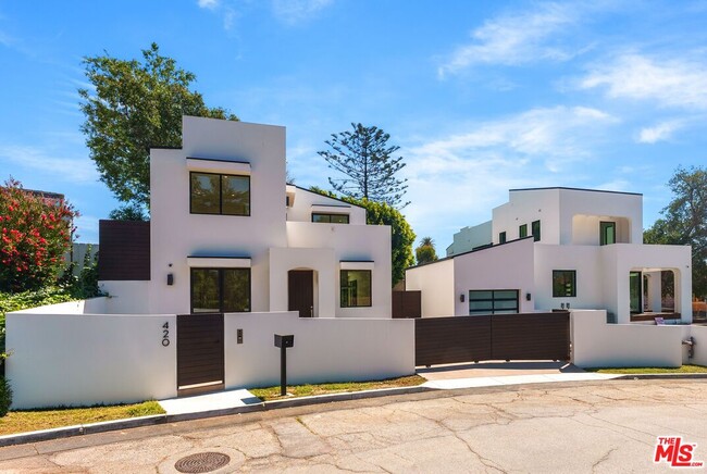Building Photo - 382 Aderno Way