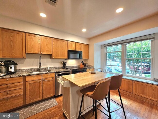 Building Photo - 5939 Heatherwood Ct