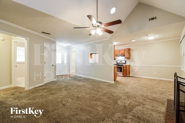 Building Photo - 2403 Windridge Dr NE