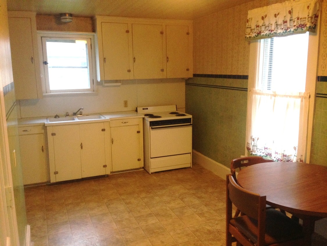 503 S Main St, Orrville, OH 44667 Apartments in Orrville, OH