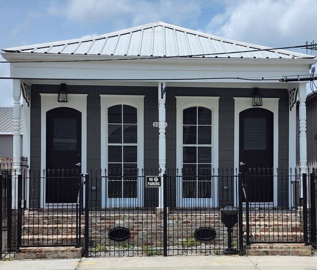 Building Photo - 1131 Reverend John Raphael Jr Way