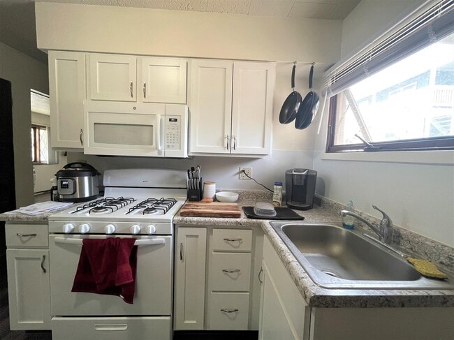 Building Photo - 720 4th Ave Pl