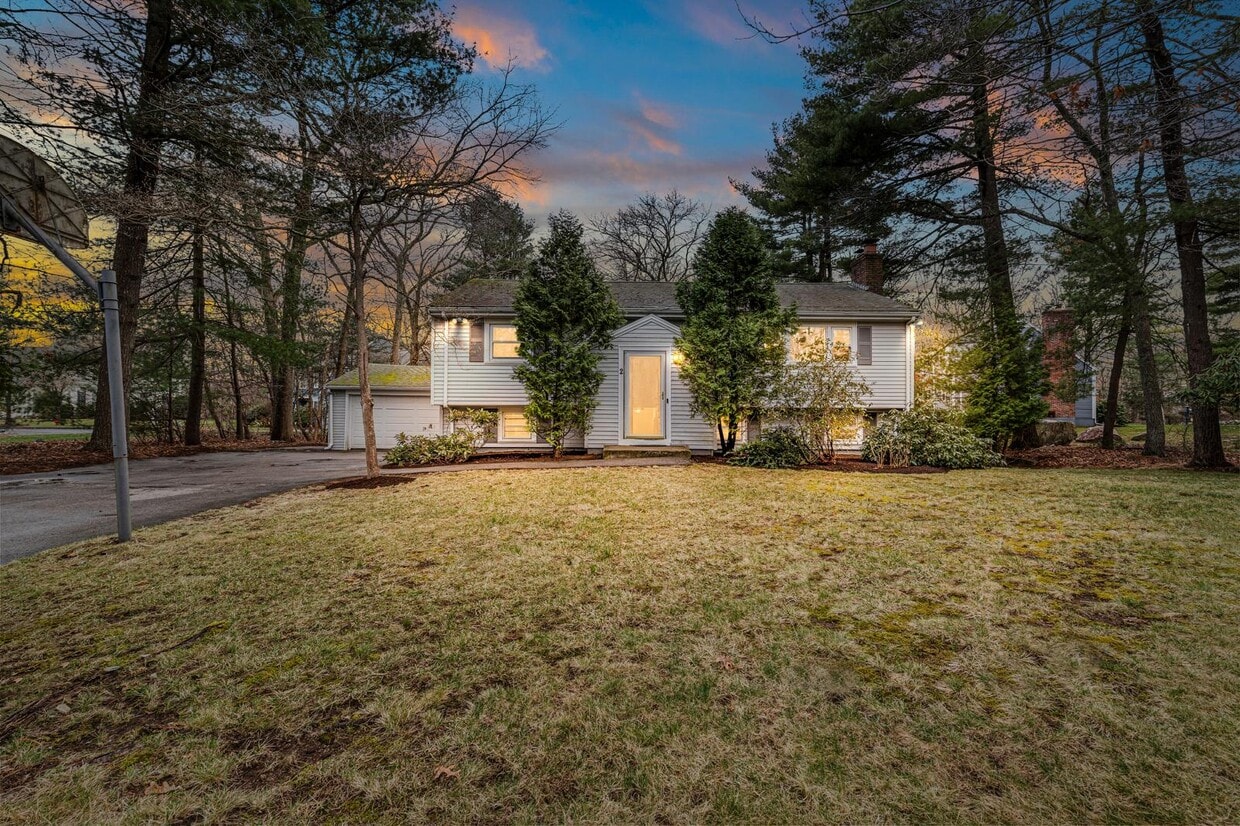 Photo - 2 Whitney Cir (Natick, MA)