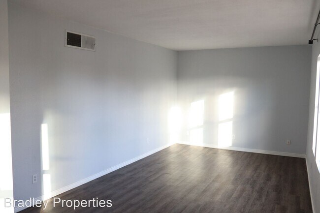 Building Photo - 4 br, 2 bath House - 1105 Plaza Azul