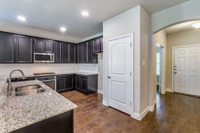 Building Photo - Little Elm Home for Lease - 3br/2ba + Office!