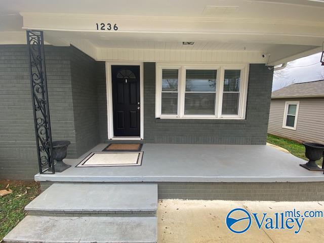 Foto del edificio - 1236 Oshaughnessy Ave NE