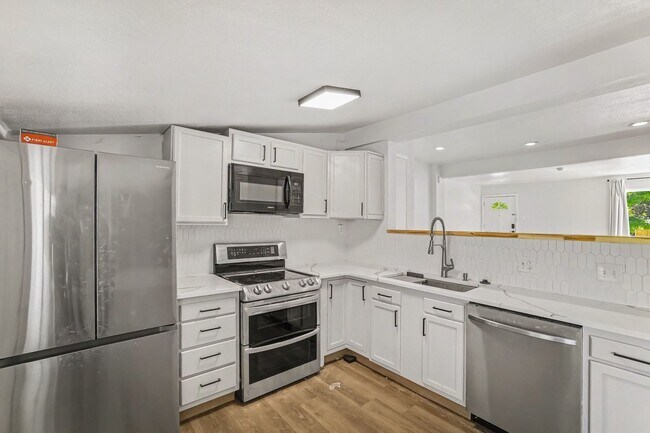 Foto del edificio - Charming Harvey Park Home with Large Yard & Fireplace