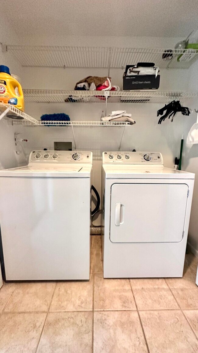 Building Photo - 12970 Dartford Trail