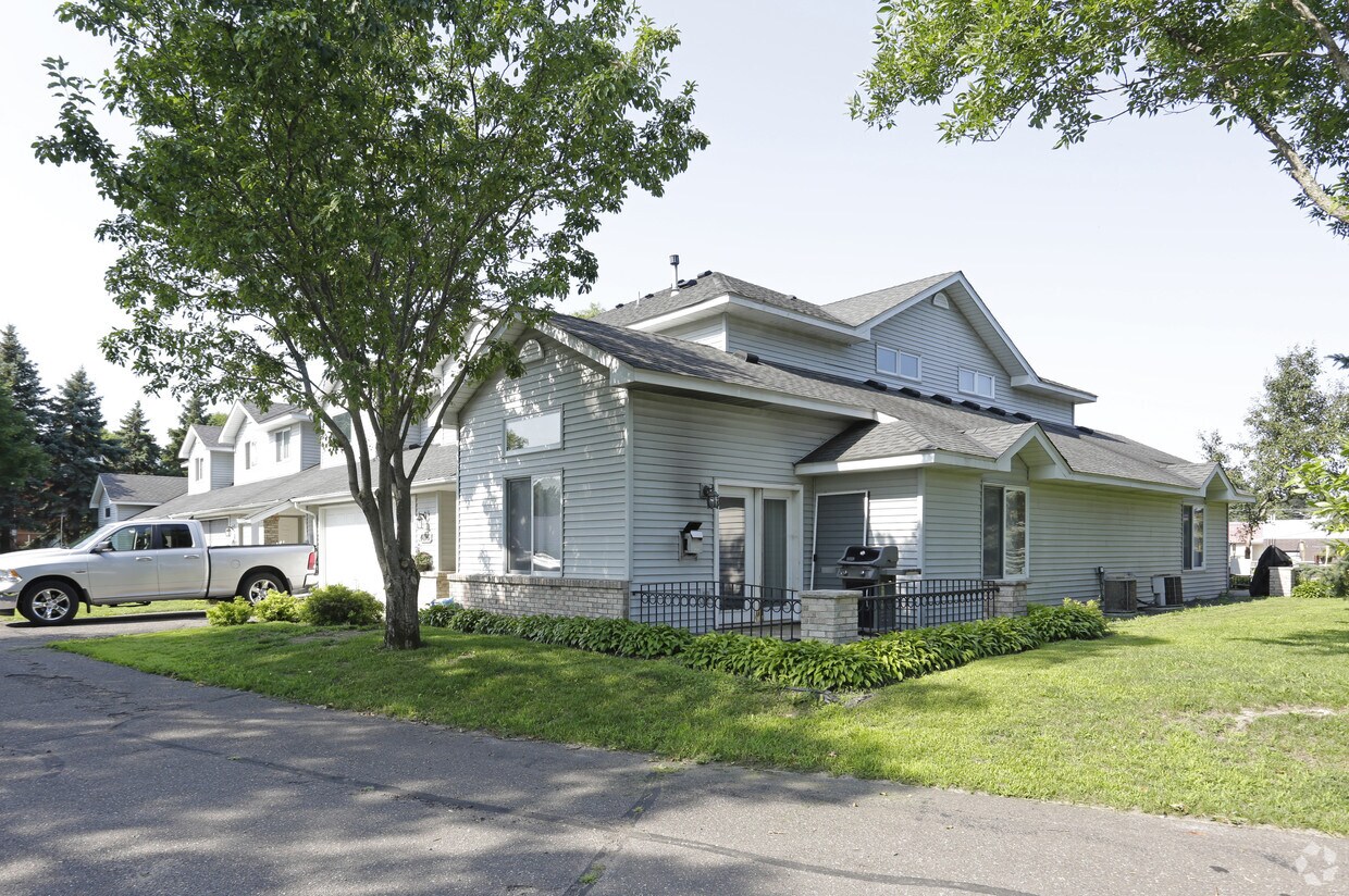 Building Photo - At The Lake Town Homes