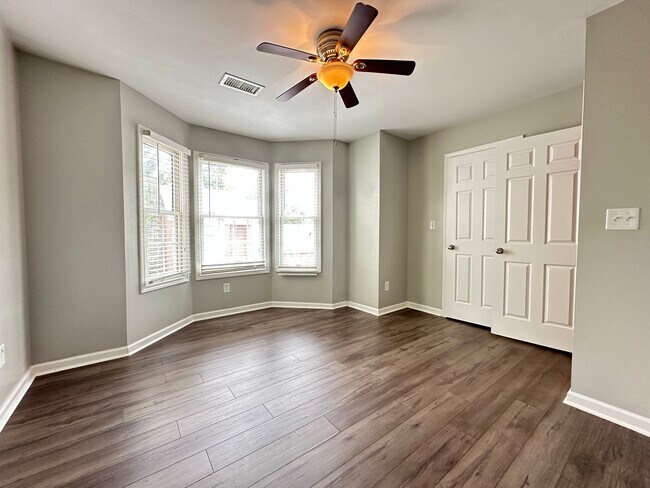 Foto del edificio - 1625 Nicholasville Rd