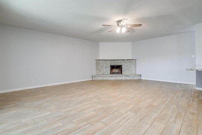 Building Photo - Cozy meets stylish in this 3 bedroom + 2 b...