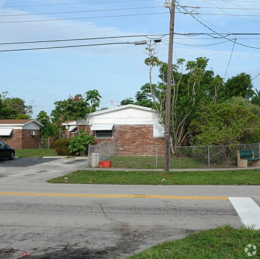 Building Photo - 1491 NW 60th Ave