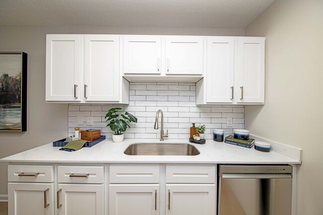 Building Photo - The Collins Apartment Homes