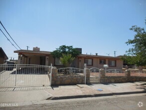 Building Photo - 1127 Del Norte St