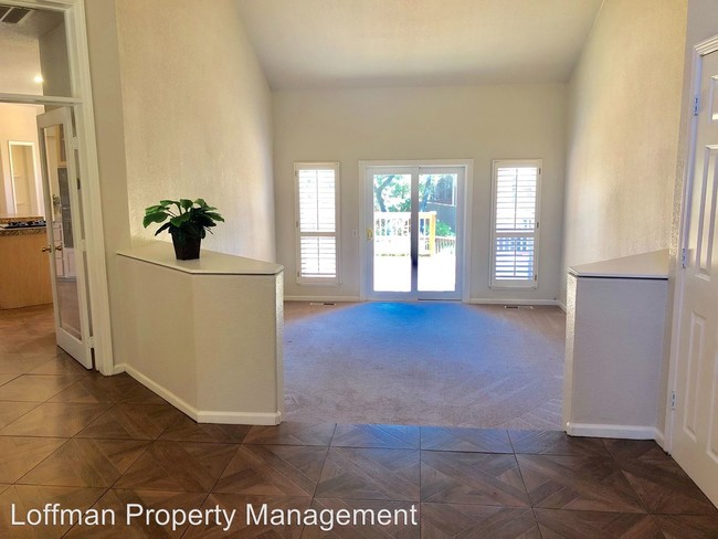 Building Photo - 4 br, 3 bath House - 820 Knight Lane