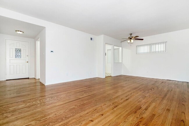 Foto del edificio - RARE! Lovely and Spacious Clairemont 4BD/2BA Home on Tecolote Canyon! - $5,195/mo!